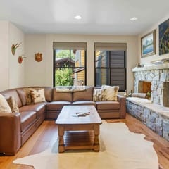 SkiView Luxury Townhome - Steps to Ketchum + Skiing, Dog-Friendly!