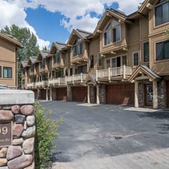 Trailside Townhome | Hot Tub | Walk to Ski