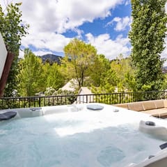 Alpine Rowhouse - Boutique Luxury in Town