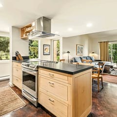 Bigwood Basecamp with Mountain Views & Great Location