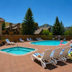 Alpine Loft | Walk to Ski | Hot Tub | Pool | Deck