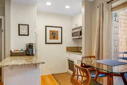 Elkhorn Condo Walk to Dollar!