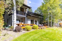 Luxury Warm Springs Retreat: Riverfront, Hot Tub, & Steps to Lifts