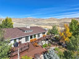Camp Creek Ranch – Spacious Retreat on 43 Private Acres - Image 2