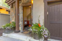 SkiView Luxury Townhome - Steps to Ketchum + Skiing, Dog-Friendly!