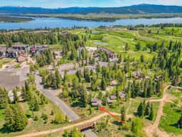 Luxury Tamarack Cottage | Ski-In/Ski-Out | Hot Tub | Walk to Village