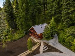 Lakeview Log Cabin | Walk to Beach | Fire Pit + More