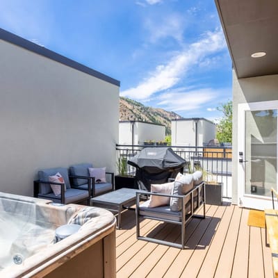 New Downtown Hailey Condo with Rooftop Hot Tub