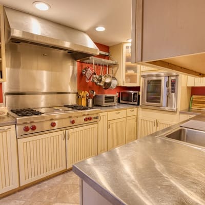 Charming Ketchum Cottage with Gourmet Kitchen