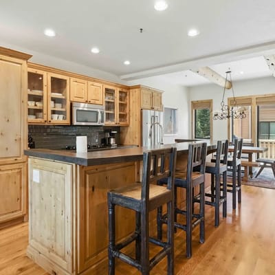 Trailside Townhome | Hot Tub | Walk to Ski