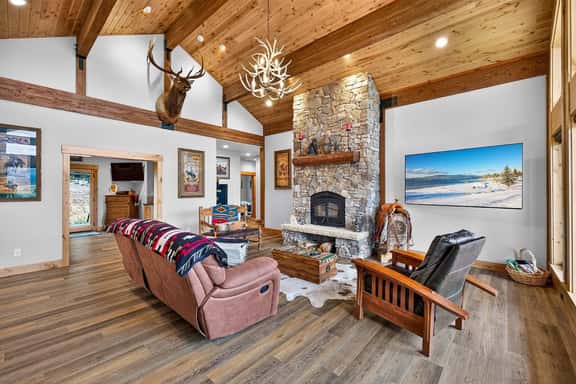The Cascade Ranch House on 24 Acres | Room to Roam - Image 1
