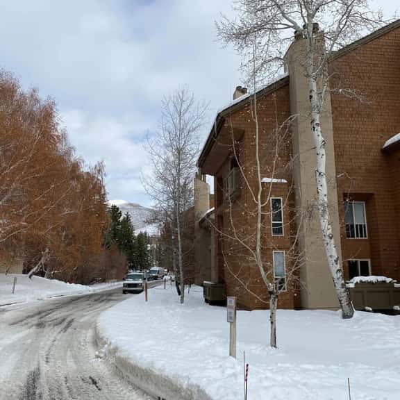 Elkhorn Condo Walk to Dollar! - Image 1