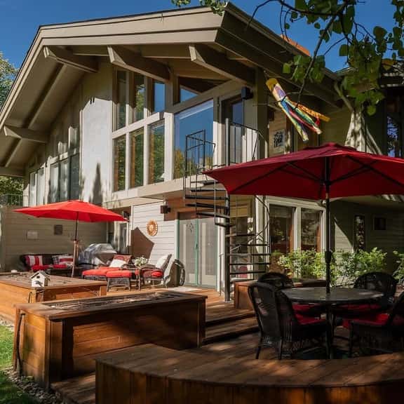 Creek Front Duplex | Close to Lifts with Hot Tub - Image 1