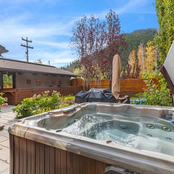 Warm Springs Getaway | Hot Tub | Near Lift & Downtown - Image 1