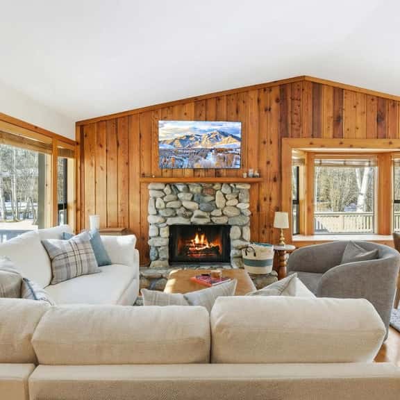 The Aspen Hideaway | Elkhorn Pool, Hot Tub + Pickleball - Image 1