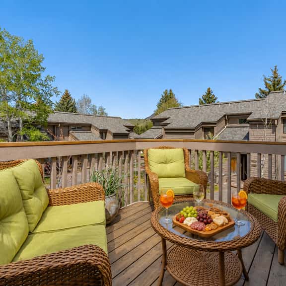 Alpine Loft | Walk to Ski | Hot Tub | Pool | Deck - Image 1