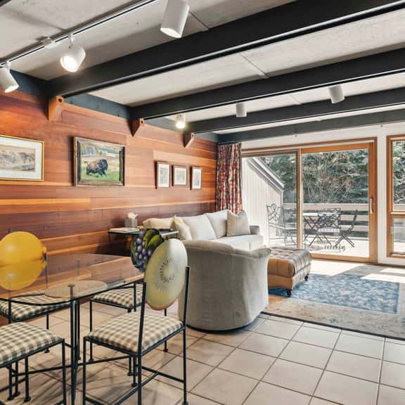 Creekside Vintage Condo at Warm Springs Base - Image 1