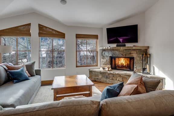 SkiView Family Home with Riverfront Hot Tub - Image 2
