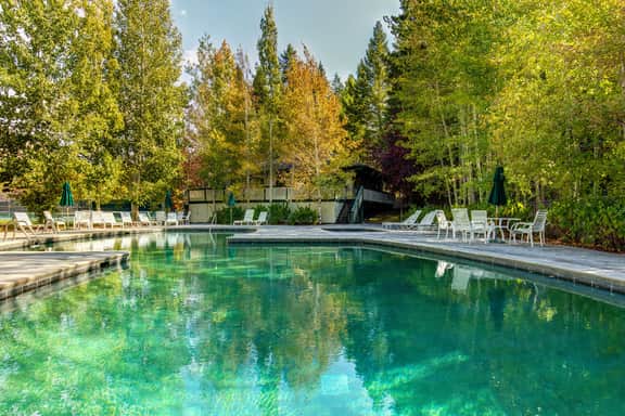 Warm Springs Ski Way Home | Pool, Pickleball, and More!