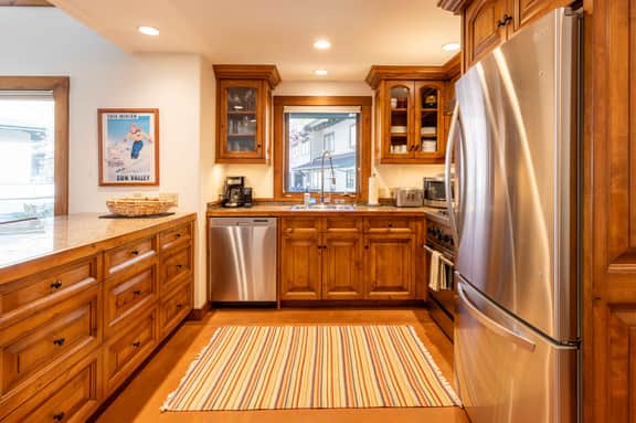 Elegant Three Suite Condo Steps to Warm Springs Lodge