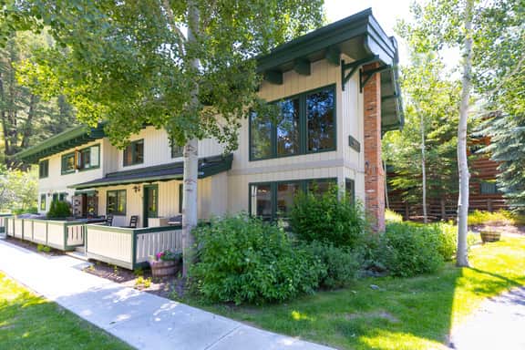 Elegant Three Suite Condo Steps to Warm Springs Lodge - Image 2