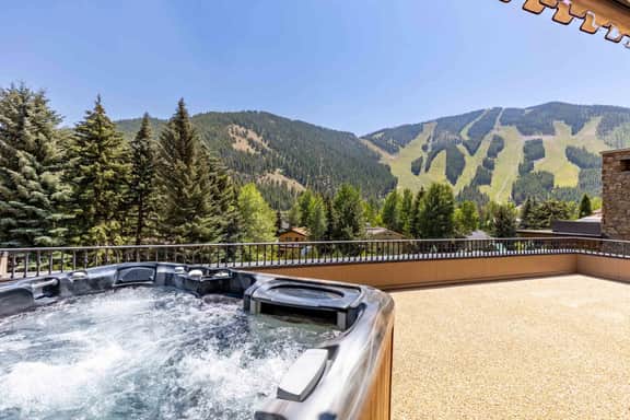 Luxury Warm Springs Home with Rooftop Hot Tub, Epic Views, + Walk to Lift!
