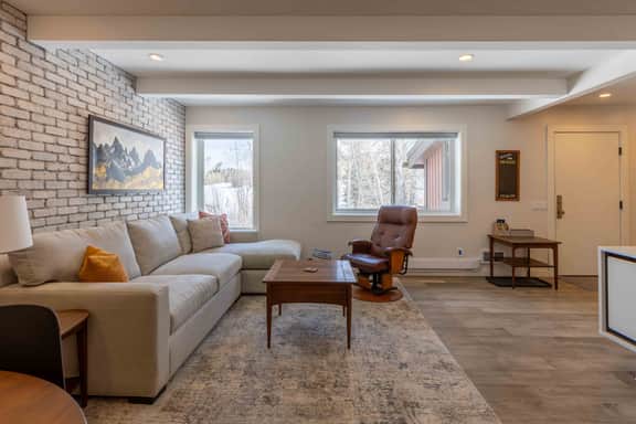 Spacious Sun Valley Condo with Private Creekside Deck