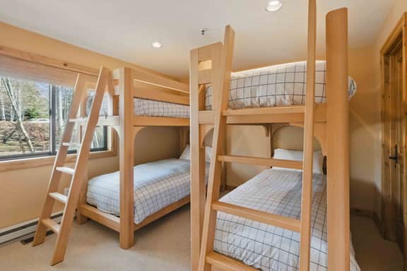 Trailside Townhome | Hot Tub | Walk to Ski