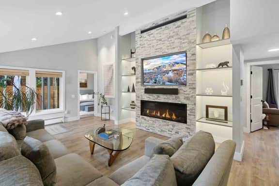 Warm Springs Getaway | Hot Tub | Near Lift & Downtown - Image 2