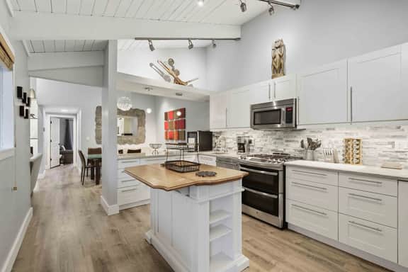 Warm Springs Getaway | Hot Tub | Near Lift & Downtown