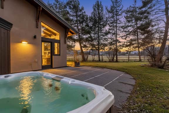 The Sawtooth Modern | Designer Build | Hot Tub | River Access