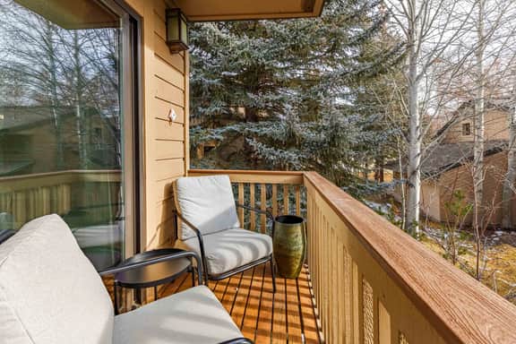 Ridge Retreat | Walk to Golf | Pool + Hot Tub