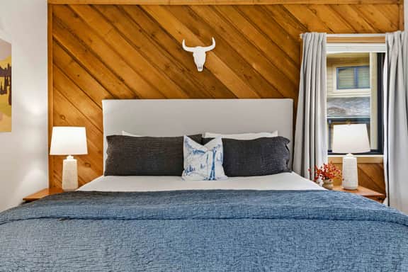 Ridge Retreat | Walk to Golf | Pool + Hot Tub
