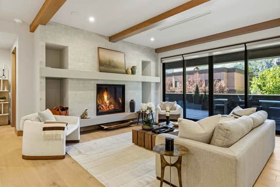 Luxury Residence on Main | Baldy Views | Heated Terrace | Walk Everywhere
