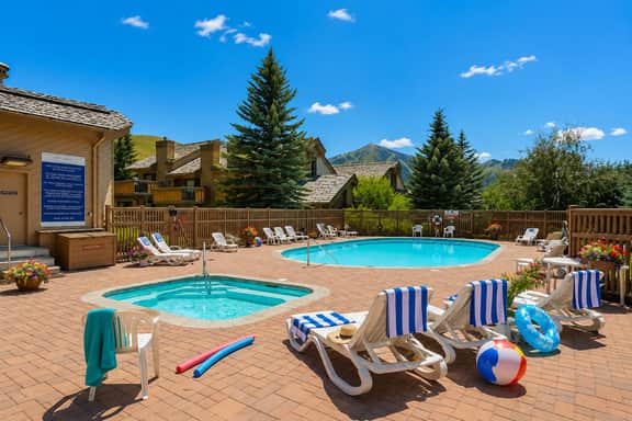 Snowcreek Retreat at Dollar | Walk to Dollar Mountain + Lodge | Hot Tub - Image 2