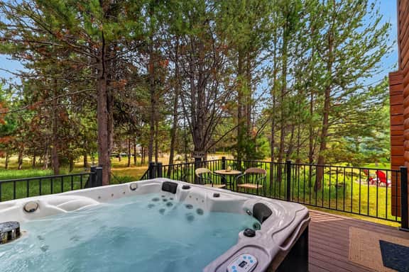 White Fir Cabin | Hot Tub | Fire Pit | Near Tamarack - Image 2
