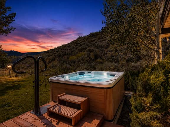 Ketchum Cowboy Cottage | Hot Tub + Big Views - Image 2