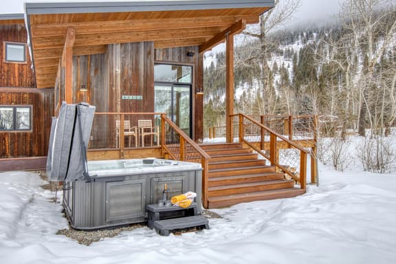 Mountain Modern Luxury Retreat with Hot Tub - Image 1