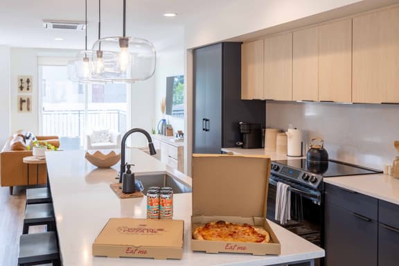 New Downtown Hailey Condo with Rooftop Hot Tub - Image 1