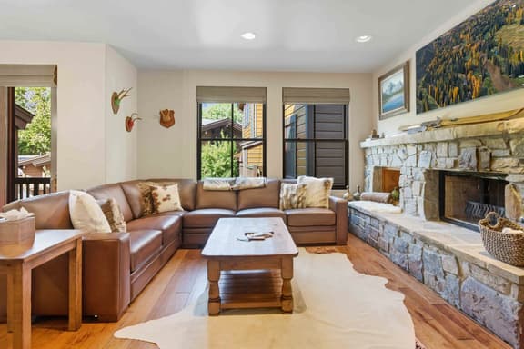 SkiView Luxury Townhome - Steps to Ketchum + Skiing, Dog-Friendly! - Image 1