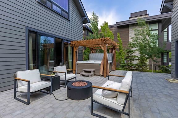 Boutique West Ketchum Escape | Private Hot Tub + Detached Casita | Walk to Everything - Image 1