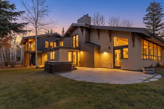 The Sawtooth Modern | Designer Build | Hot Tub | River Access