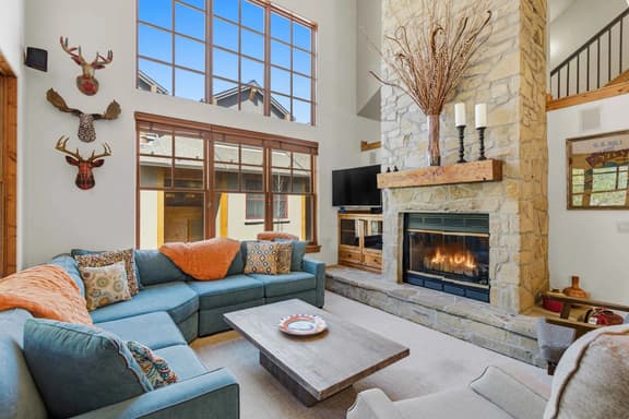 Luxury Timbers Townhome | Walk to Town & Ski - Image 1