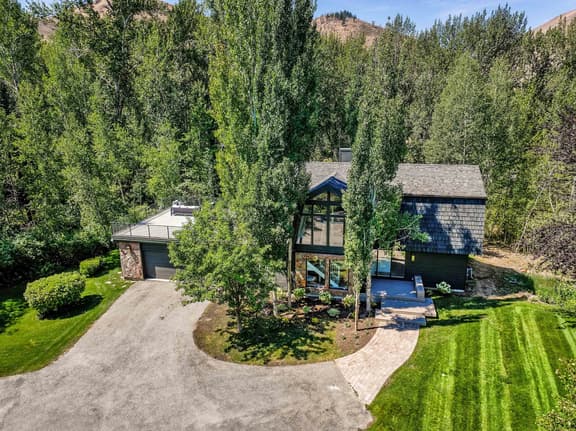 The River House | Private River Access + Huge Backyard - Image 1