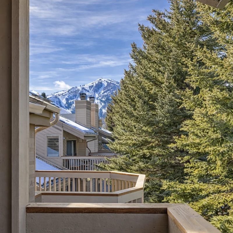 Snowcreek Retreat at Dollar | Walk to Dollar Mountain + Lodge | Hot Tub